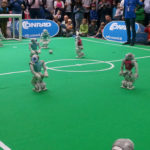 Roboter-Fussballturnier (2-3)